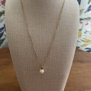 Vintage Avon faux pearl Women's Necklace With red Stone July Birthstone